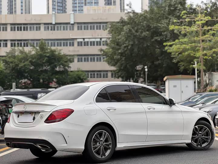 Mercedes-Benz C-Class 2019 C 180 L — фото 12