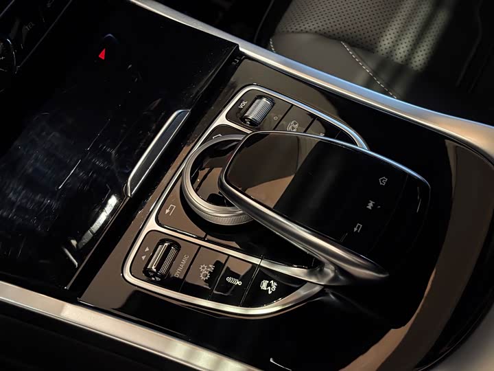 Mercedes-Benz G-Class 2022 AMG G 63 — фото 10