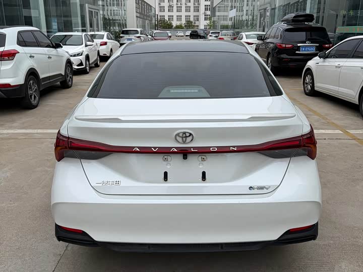 Toyota Avalon — фото 11
