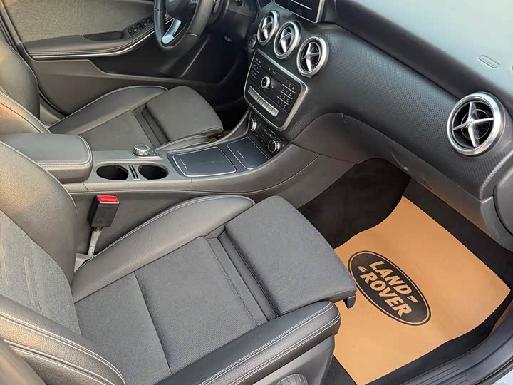 Mercedes-Benz A-Class 2017 A 200 — фото 17