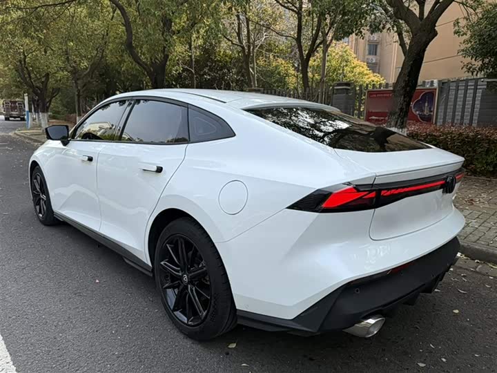 Changan UNI-V 2023 1.5 T — фото 22