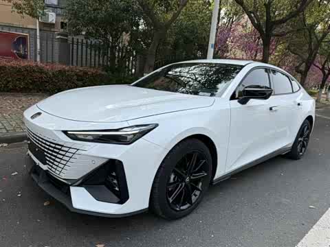 Changan UNI-V 2023 1.5 T — фото 26