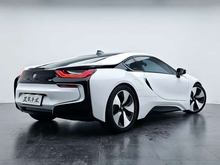 BMW i8 2014 Standard — фото 21