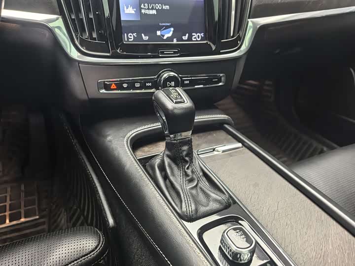 Volvo V90 2019 Cross Country T 5 AWD V — фото 14