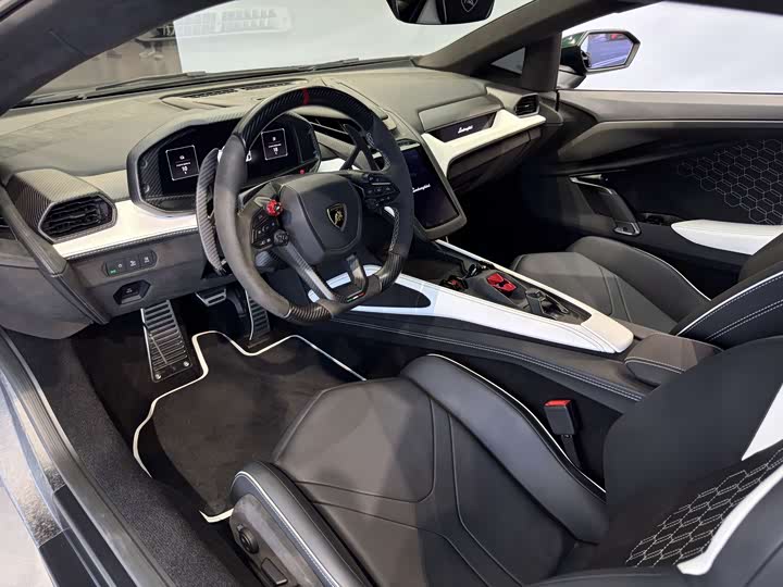 Lamborghini Revuelto 2023 6.5 L PHEV — фото 7