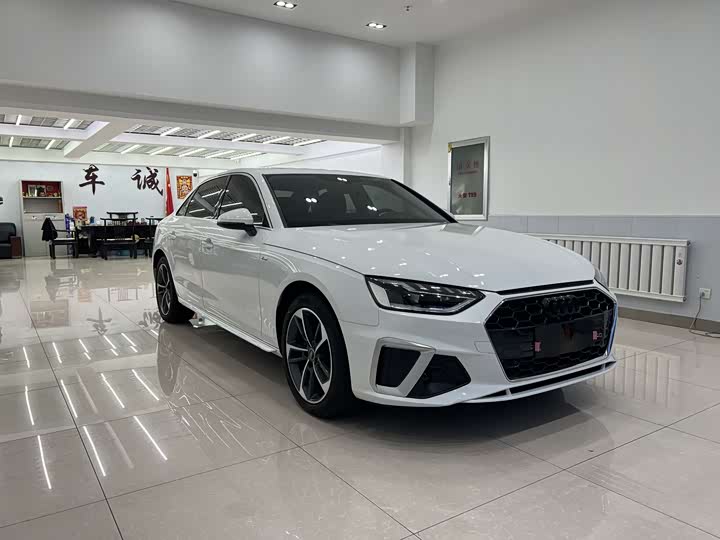 Audi A4L 40 TFSI стиль-динамик — фото 3