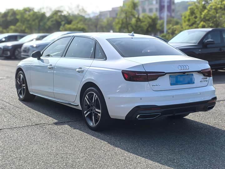Audi A4L 2023 40 TFSI — фото 5