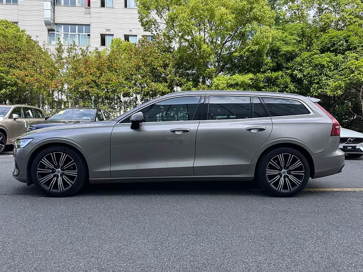 Volvo V60 2021 B 5 — фото 8