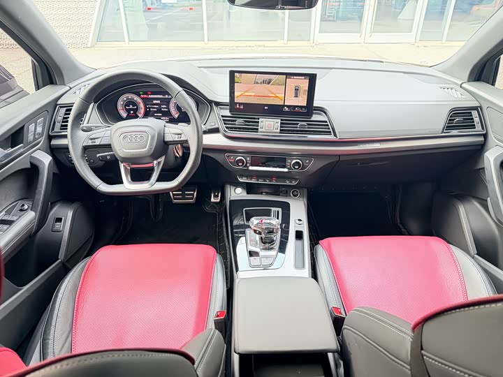 Audi Q5L Sportback 2024 40 TFSI Luxury — фото 9