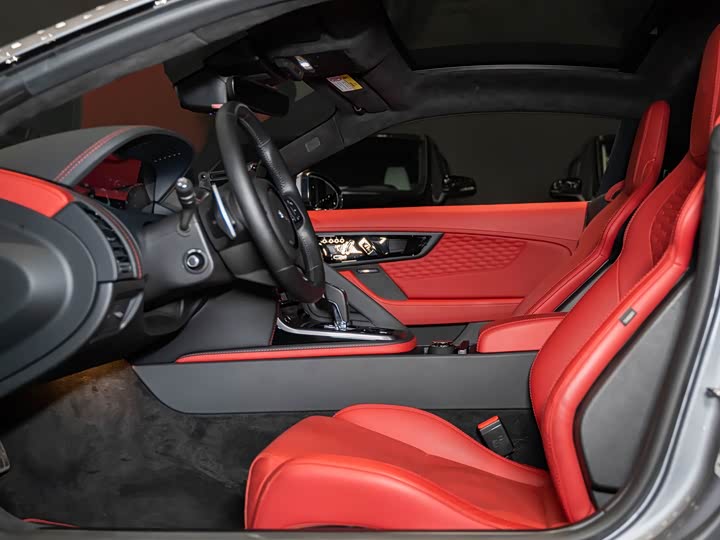 Jaguar F-TYPE 2024 P 300 75 — фото 11