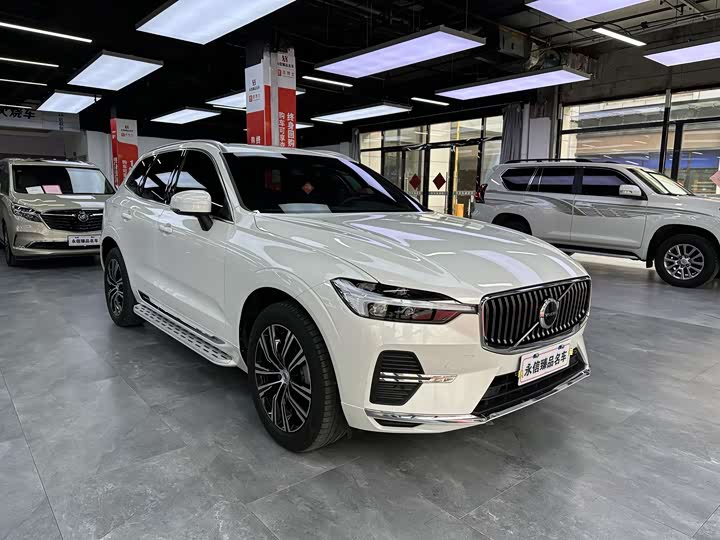 Volvo XC60 2022 B 5 4 WD — фото 3
