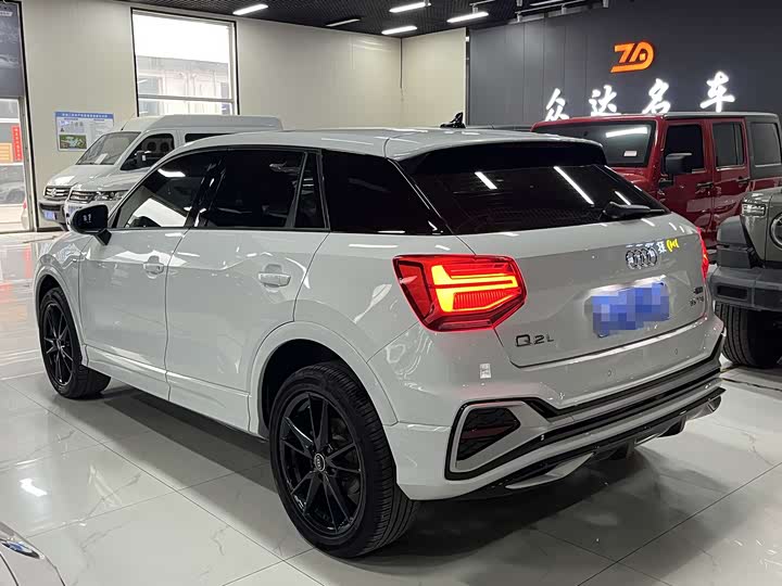 Audi Q2L 2023 35 TFSI — фото 5