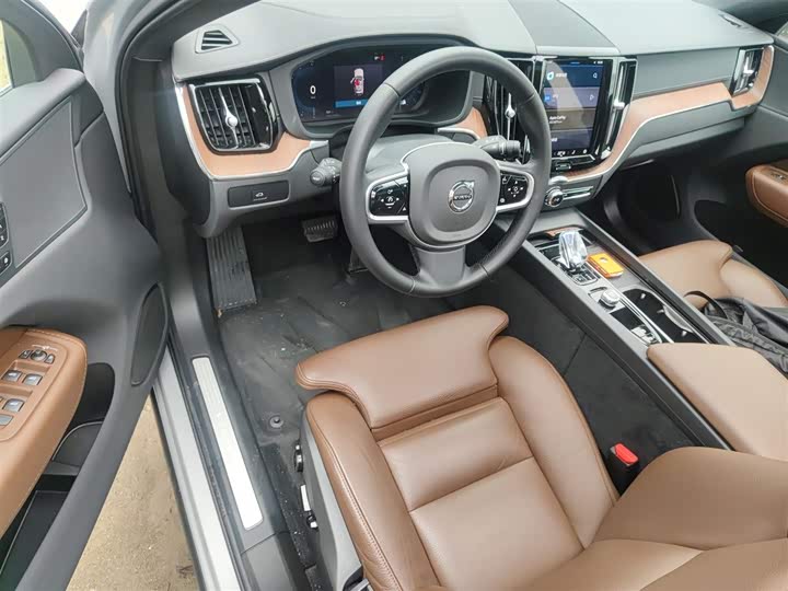 Volvo XC60 2025 B 5 4 WD — фото 23