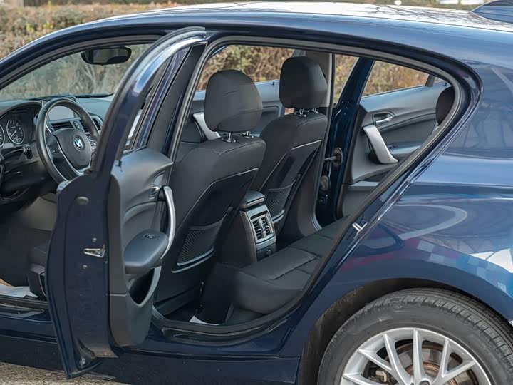 BMW 1-Series 2015 120i Leading — фото 44