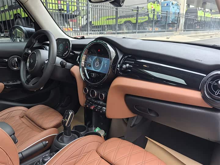 MINI Hatch — фото 18