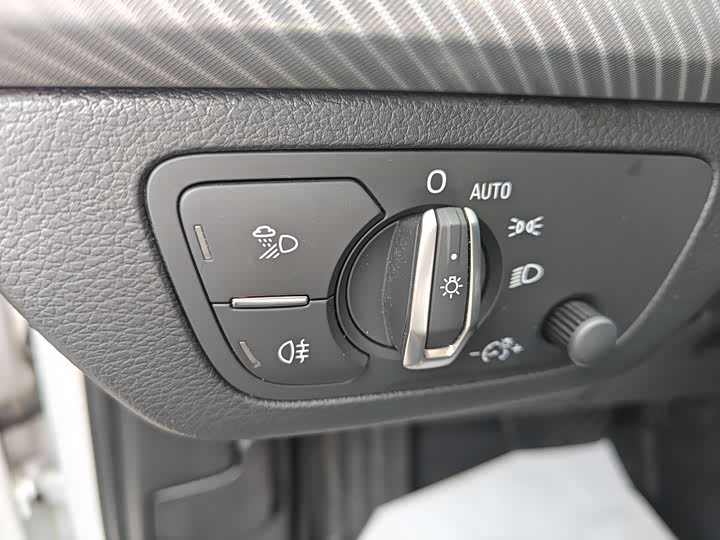 Audi Q5L 2018 45 TFSI VI — фото 11