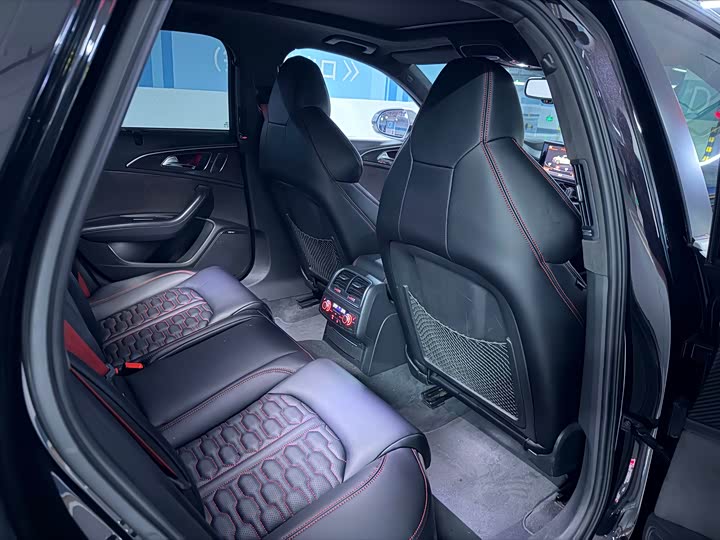 Audi RS6 2016 RS 6 4.0 T Avant — фото 10