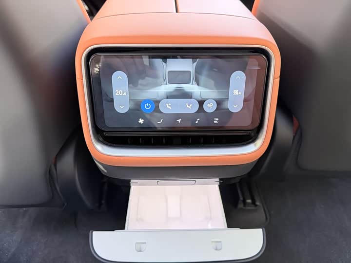 Xiaomi YU7 2025 — фото 9