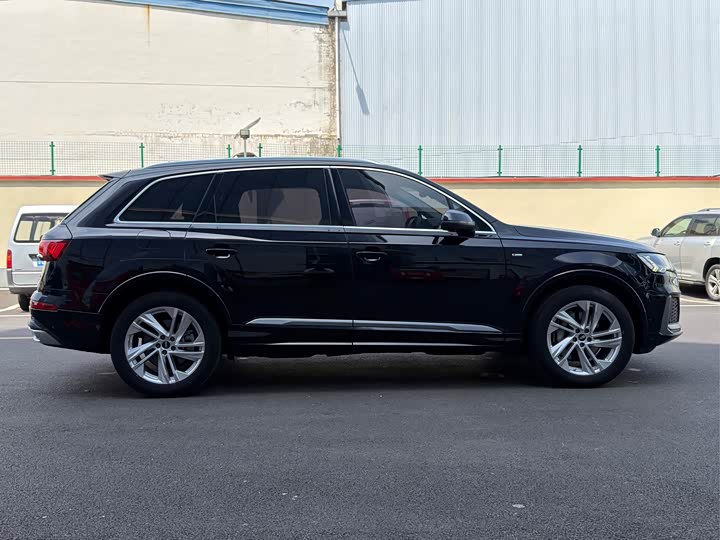 Audi Q7 2021 45 TFSI quattro S line Sport — фото 13