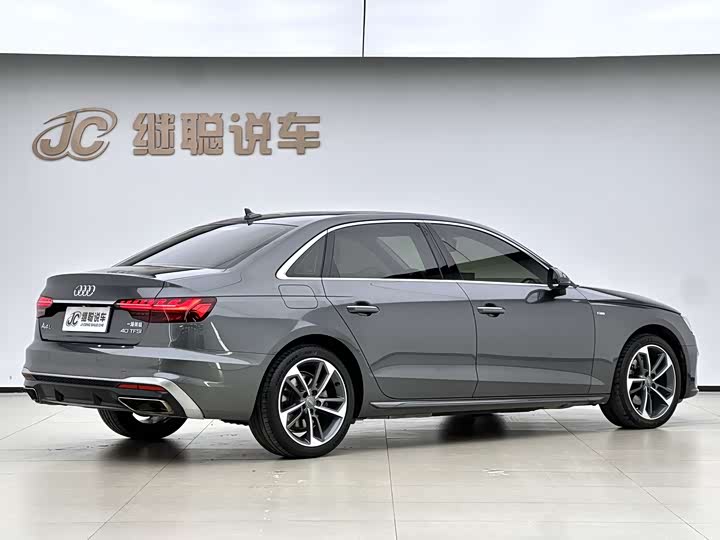 Audi A4L 2022 40 TFSI — фото 2
