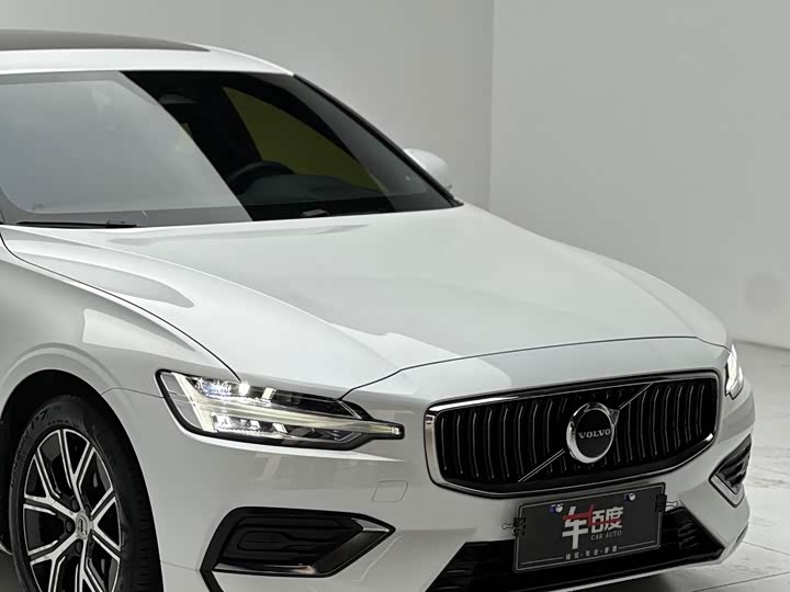 Volvo S60 2023 B 4 — фото 11