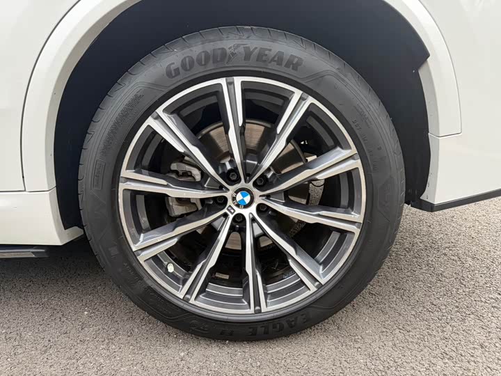 BMW X5 2020 x Drive 40i M — фото 10