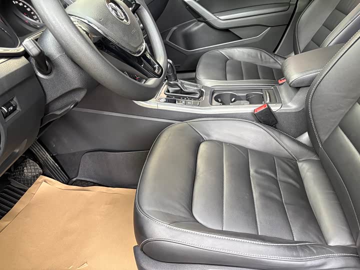 Volkswagen Passat — фото 4