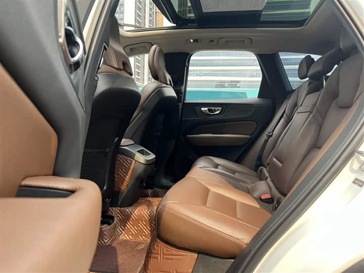 Volvo XC60 2019 T 5 4 WD VI — фото 24