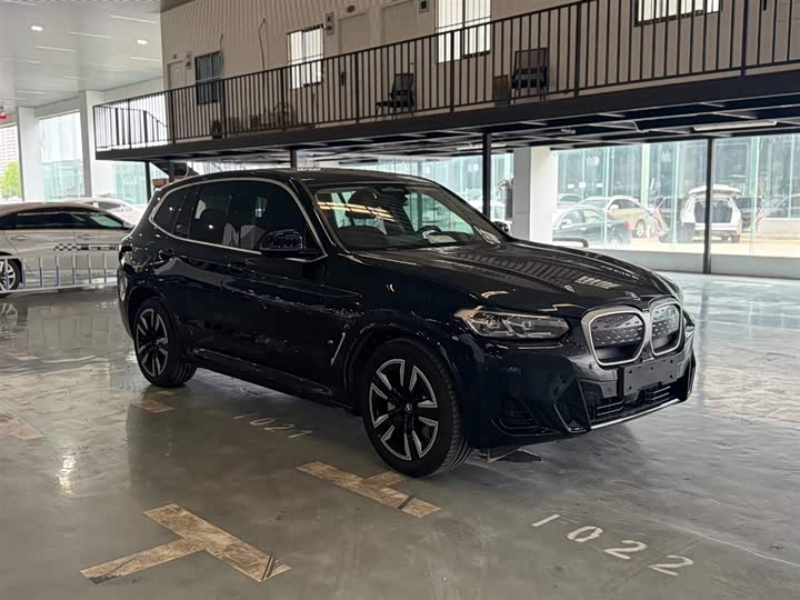 BMW i X3 2023 Leading — фото 3