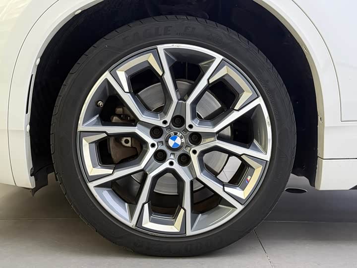 BMW X2 2021 s Drive 25i Leading M — фото 4
