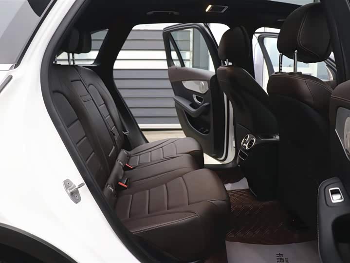 Mercedes-Benz GLC 2021 GLC 260 L 4 MATIC — фото 26