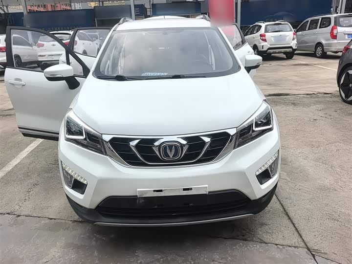 Changan CS15 2016 1.5 L MT — фото 3