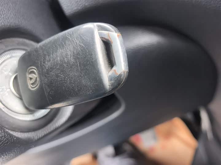 Changan CS15 2016 1.5 L MT — фото 9