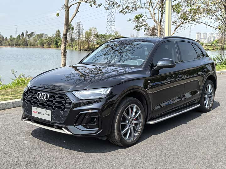 Audi Q5L 2022 45 T — фото 1