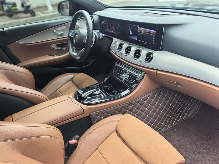 Mercedes-Benz E-Class 2017 E 200 Sport 4 MATIC — фото 13