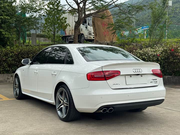 Audi A4L 2015 45 TFSI quattro Sport — фото 17