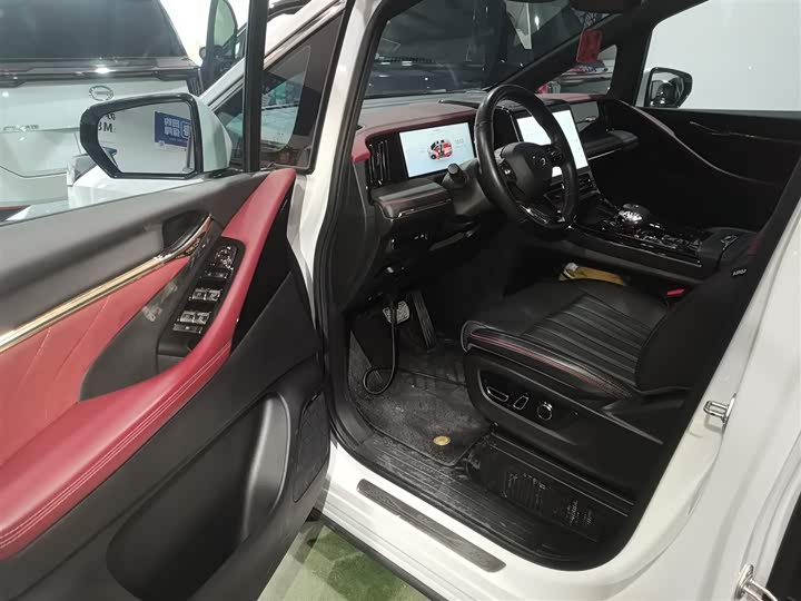Trumpchi M8 2023 — фото 16