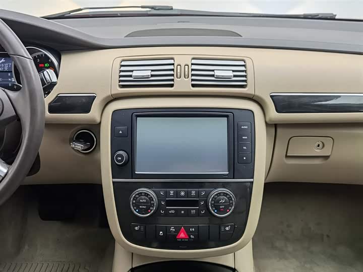 Mercedes-Benz R-Class R 320 4MATIC — фото 12