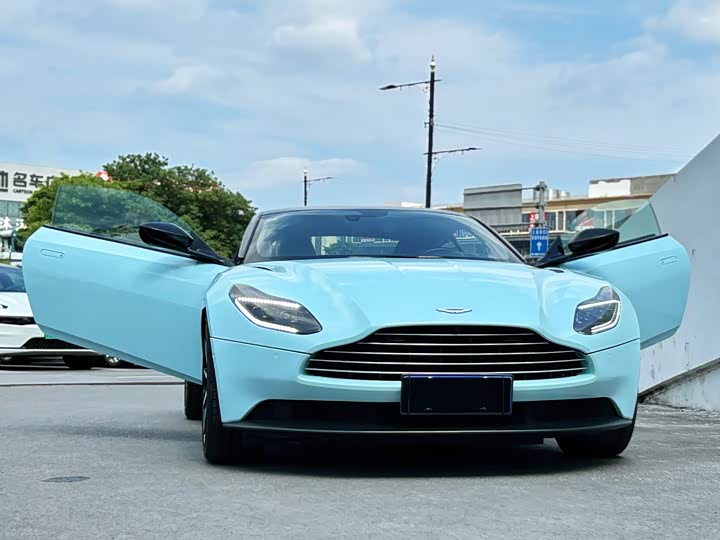 Aston Martin DB11 2019 4.0 T V 8 Coupe — фото 10
