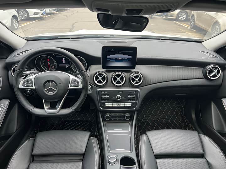 Mercedes-Benz GLA 2019 GLA 200 — фото 13