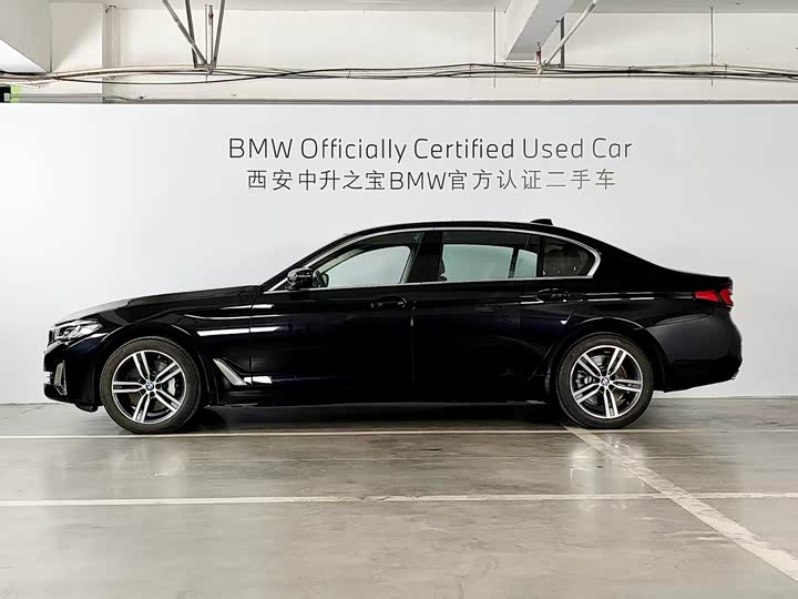 BMW 5-Series 2023 530 Li x Drive — фото 3