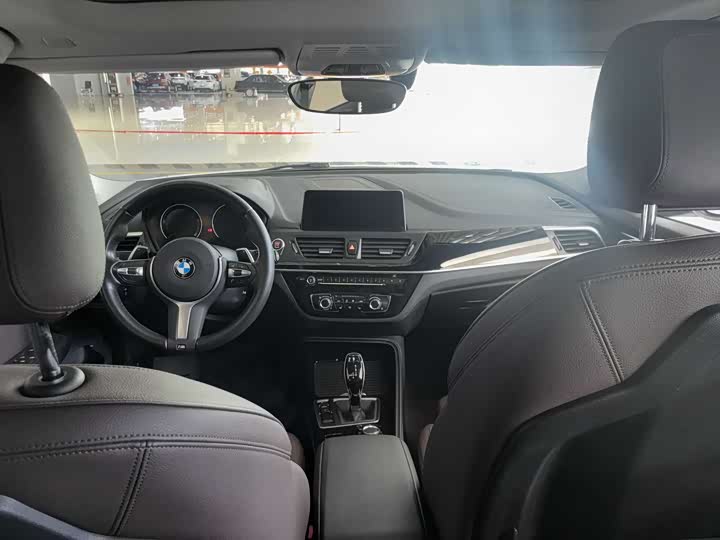 BMW 1-Series 2020 125i Leading M — фото 9