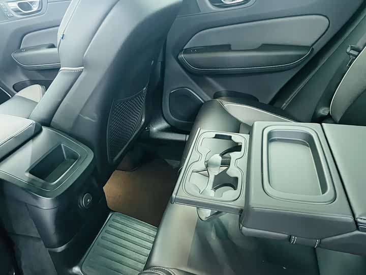 Volvo XC60 Hybrid 2021 T 8 E Hybrid — фото 11