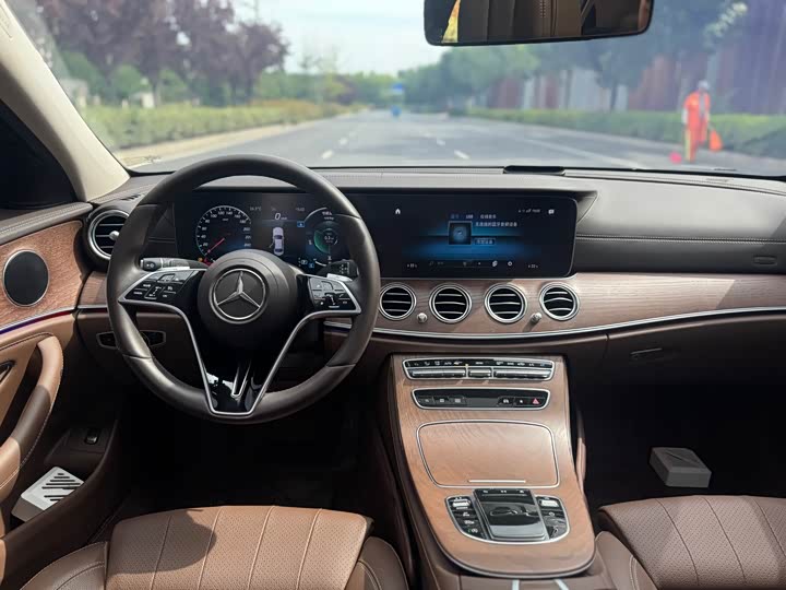 Mercedes-Benz E-Class 2022 E 300 L — фото 9