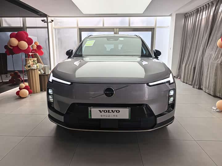 Volvo XC70 Hybrid 2026 4 WD Plus — фото 2