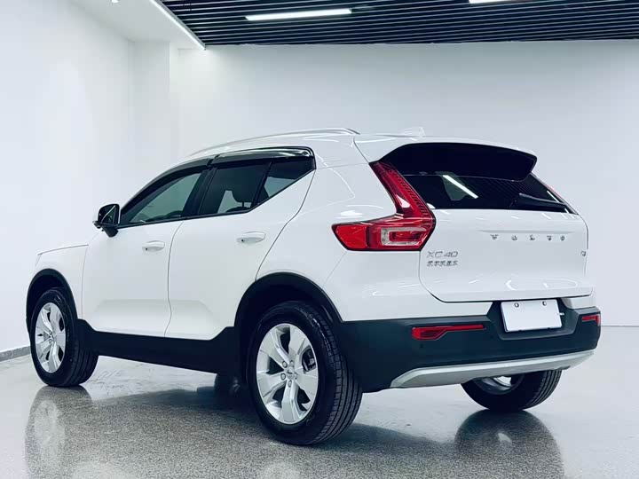 Volvo XC40 2022 T 4 WD — фото 3