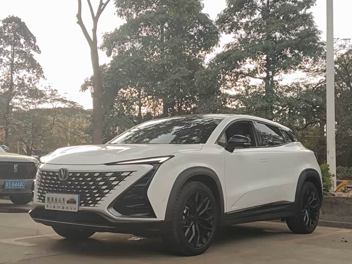 Changan UNI-T 2021 1.5 T Flagship — фото 1
