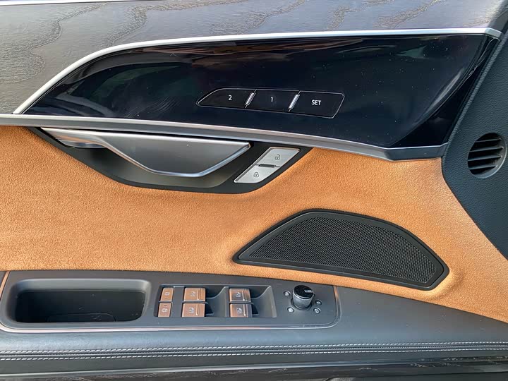 Audi A8 2024 A 8 L 50 TFSI quattro — фото 26