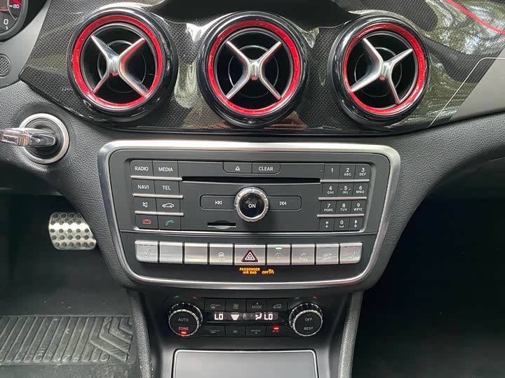 Mercedes-Benz GLA 2017 AMG GLA 45 4 MATIC — фото 19