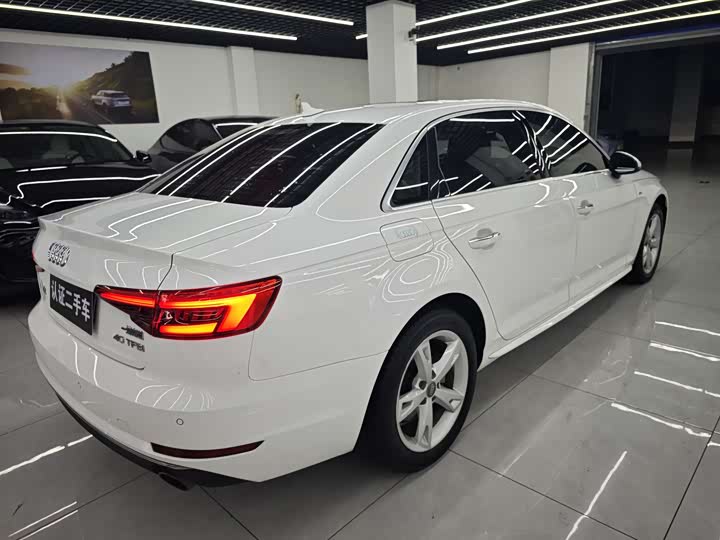 Audi A4L 30 40 TFSI стиль — фото 5